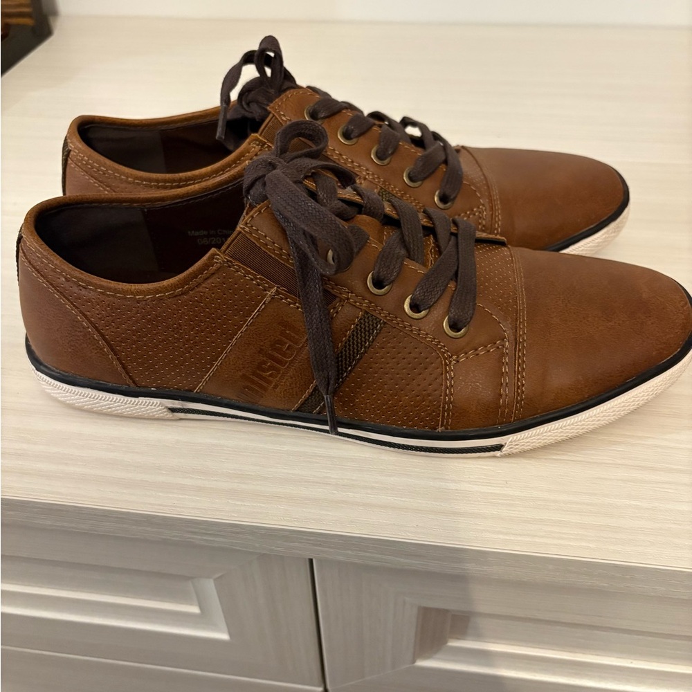Kenneth Cole Unlisted sneaker, browns. Sz 8